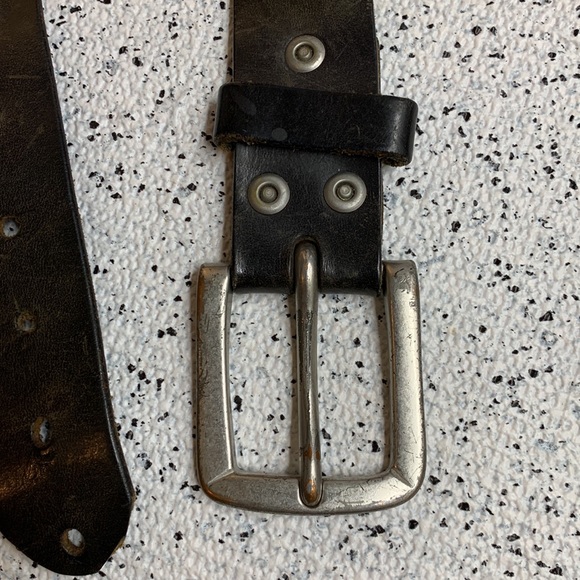 Vintage Unmarked Dark Brown Leather Belt with Silver Buckle - Picture 2 of 4